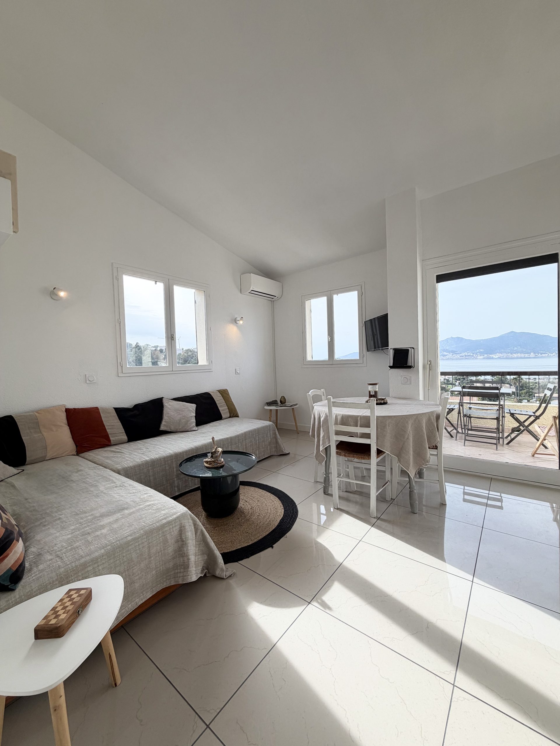 Magnifique appartement rénové avec vue mer